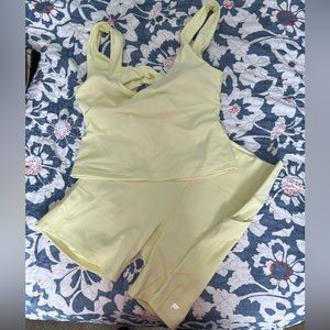 Fabletics workout set- Never worn.
